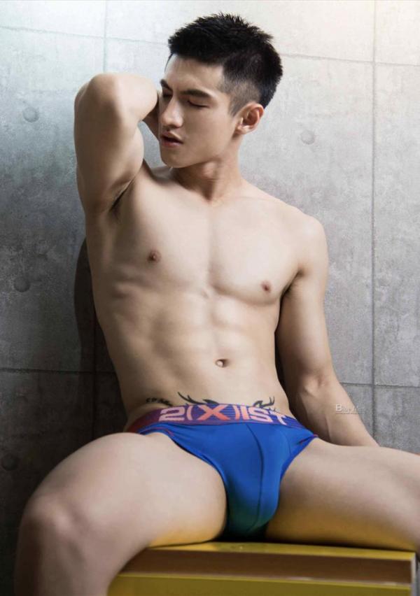 VIRILE-No.02-ebook--bts-video